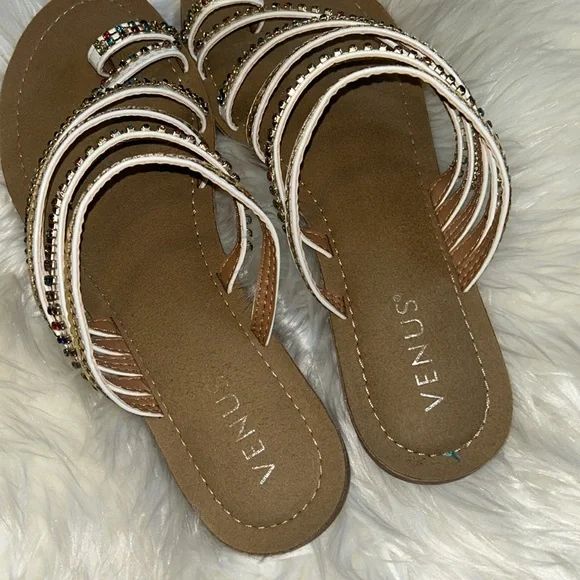 VENUS Strappy Toe Ring Sandals - Picture 6 of 9